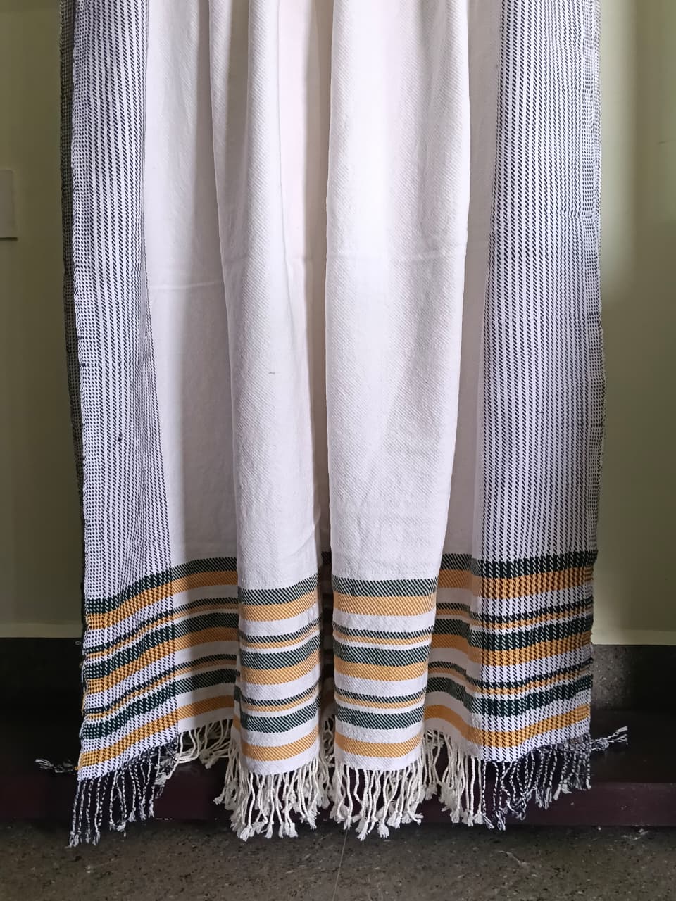 Ivory with Mustard Border Khes — detail